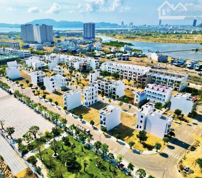 Cần bán căn nhà 3 mê nguyên khu đô thị Chợ Góc Quy Nhơn, nhà chưa sử dụng, giá bán 3 tỉ 48