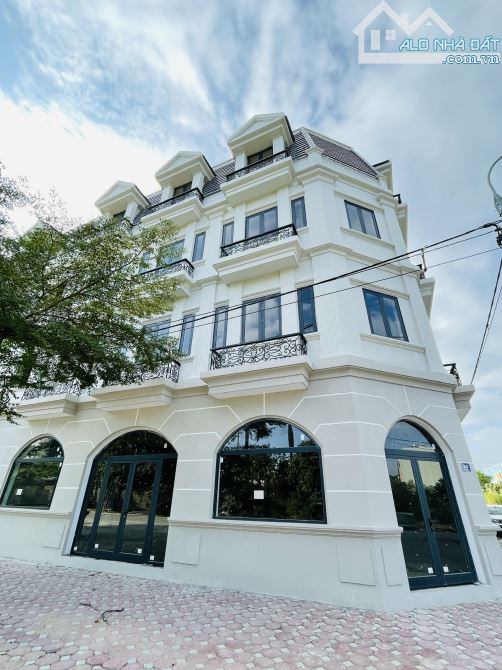 Bán căn góc liền kề xây thô đấu giá Trũng Trên Lai Xá, Hoài Đức, 80m2, 4 tầng, 2 mặt tiền