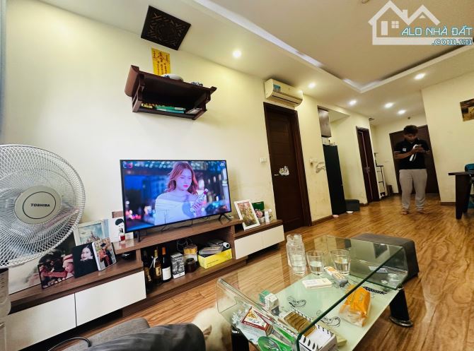 Bán chung cư thái hà colexim 70m2, 2PN 2WC đủ nội thất, sẵn sổ đỏ 4.8 tỷ