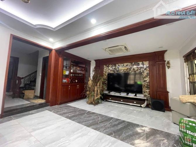 BT 201m2 Văn Phú-Hà Đông, ôtô dừng đỗ, kinh doanh văn phòng, full nội thất, cạnh công viên