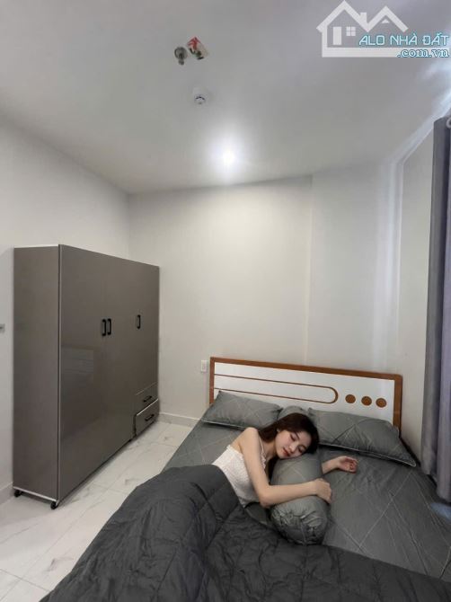 Star tower em gái văn phòng bị ngộp. Cắt lỗ 510 triệu