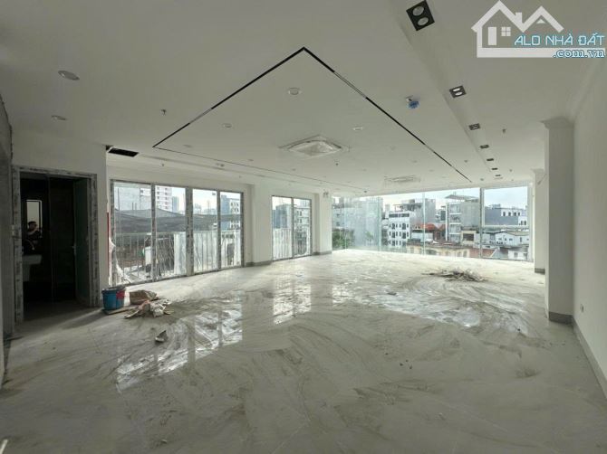MẶT PHỐ NGUYỄN VĂN HUYÊN 106M2, 10 TẦNG, MT 7.7M, LÔ GÓC, 2 MẶT THOÁNG, 105 TỶ CẦU GIẤY