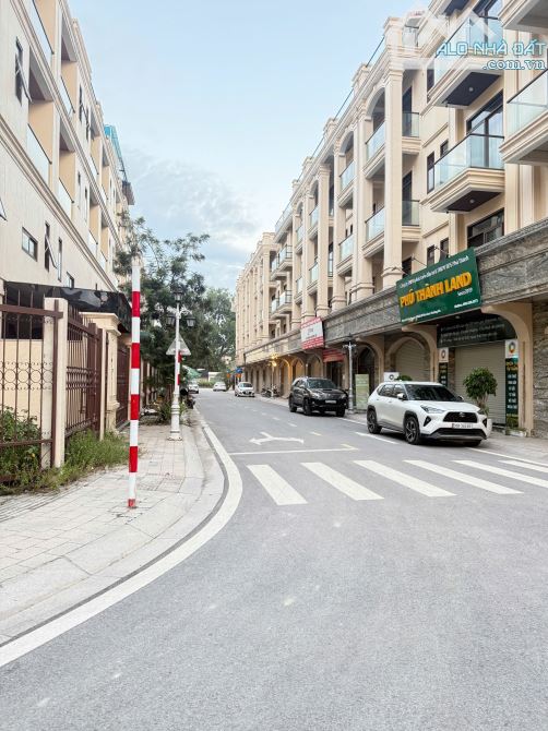 BÁN LIỀN KỀ XẺ KHE HIM LAM THƯỜNG TÍN - 2 THOÁNG 3 BƯỚC RA TRỤC CHÍNH, KD TỐT