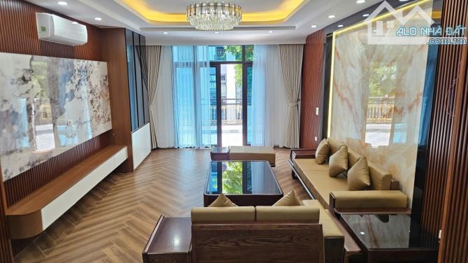 GIẢM 2 TỶ,BÁN GẤP LIỀN KỀ VĂN PHÚ,DT 90M-5 TẦNG,THANG MÁY