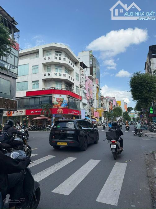 Bán nhà mặt tiền Sư Vạn Hạnh - ngay Vạn Hạnh Mall. Nhà 4 tầng đang cho thuê 45 triệu