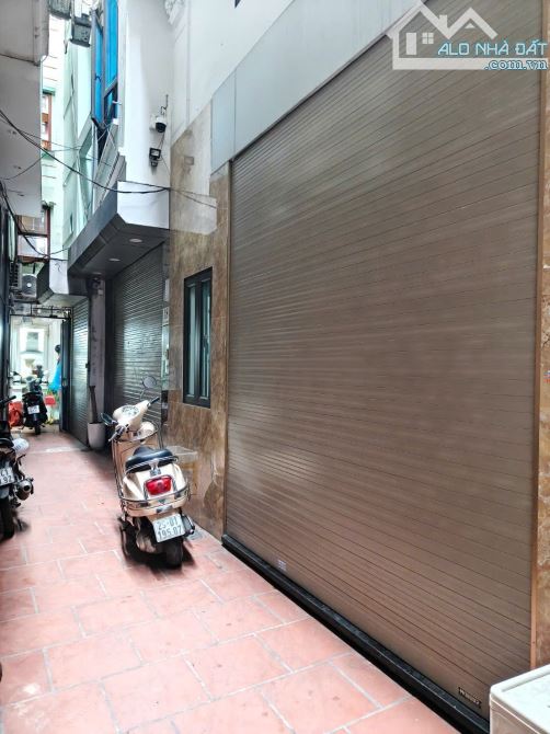 Nhà đẹp mặt ngõ Thịnh Quang, full nội thất ngõ nông gần oto,44m2 x mtiền 5m. Giá 11.68 tỷ