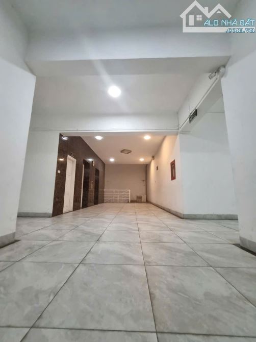 Tôi Cần Bán Căn Hộ Chung Cư Nơ2 Linh Đàm 120m2 Tầng 11 vài bộ ra Hồ 75 triệu/m2