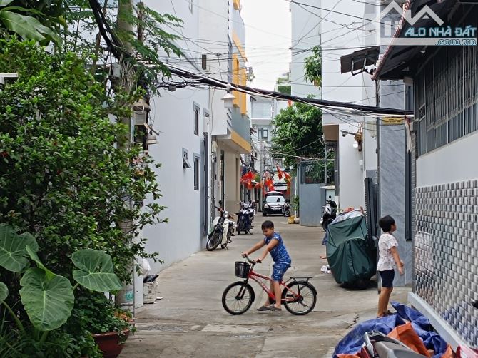 Lâm văn bền ,quận 7, hẻm ô tô, 3 tầng. 4mx10m ,4t7