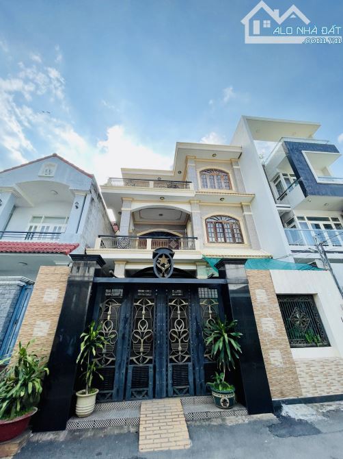 BÁN BIỆT THỰ 3 TẦNG BÌNH THỌ THỦ ĐỨC - NGAY VINCOM - 158M2 (8.9x19.5) - CHỈ 18 TỶ