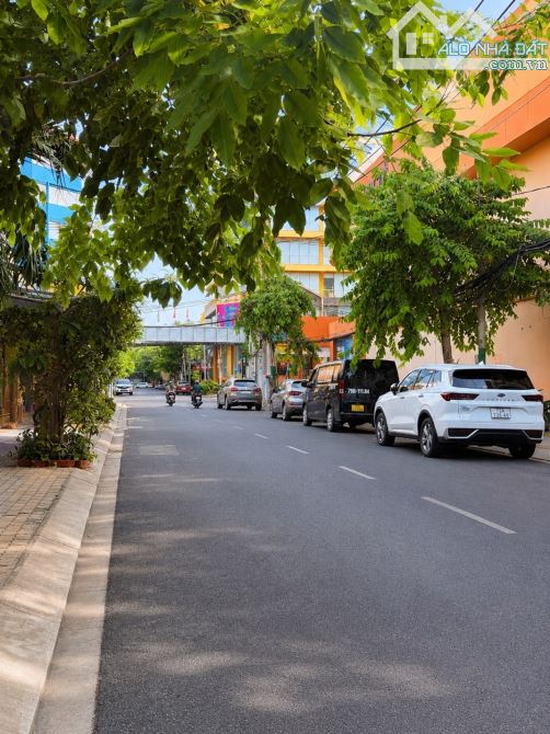 Biệt thự phố Ngay Nguyễn Thị Thập - Đường Số 36 - Dt: 8*16m - 34 tỷ