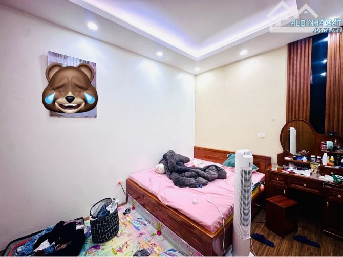 Nhà Đẹp Cổ Bi/ 6.2 Tỷ/ 42 m2/4 Tầng/ Ô tô tránh vỉa hè