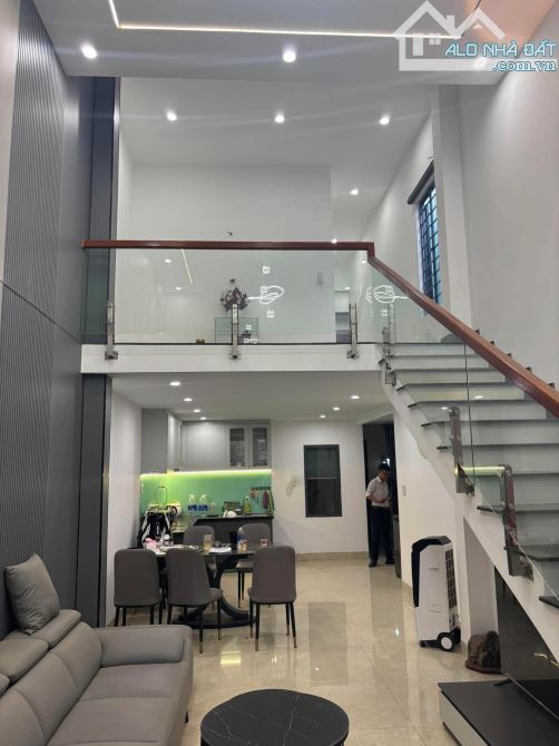 SIÊU HOT NHÀ MÊ LỬNG MỚI KENG KIỆT 5M KINH DOANH SẦM UẤT ĐIỆN BIÊN PHỦ CHỈ 5,5 TỶ