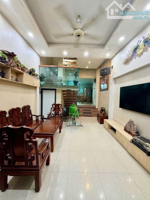 61m2 Đại Mỗ - Nam Từ Liêm, full nội thất, ngõ oto, vị trí đẹp, 50m ra phố, gần Aeon Mall