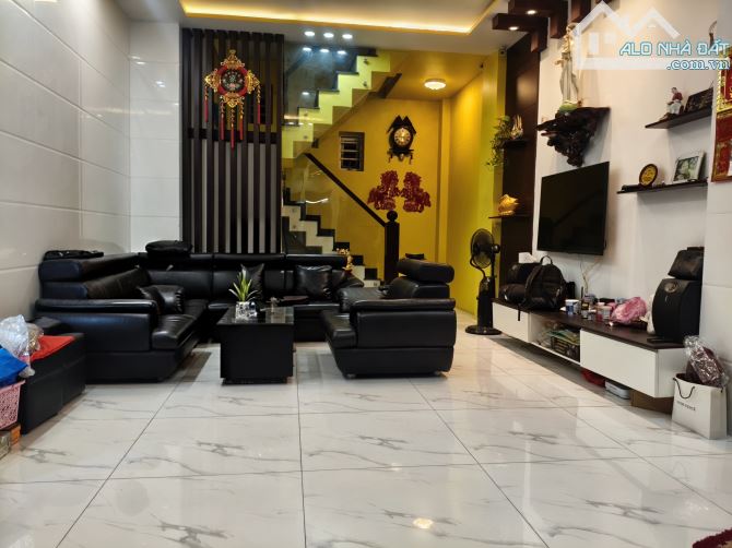 SIÊU PHẨM MẶT TIỀN KINH DOANH NGÀY VÀ ĐÊM SÁT BẾN XE Q.8, 5 TẦNG, 4.5x20m,