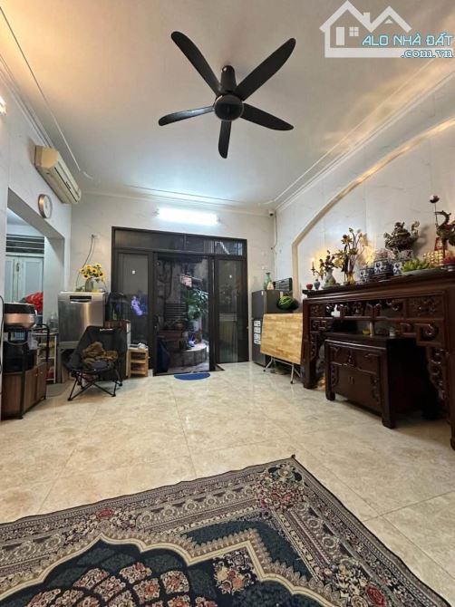 Bán nhà Hàng Bông, 45m2, 6 tầng, mặt tiền 4.5m, 25.5 tỉ, gần mặt phố, kinh doanh homestay
