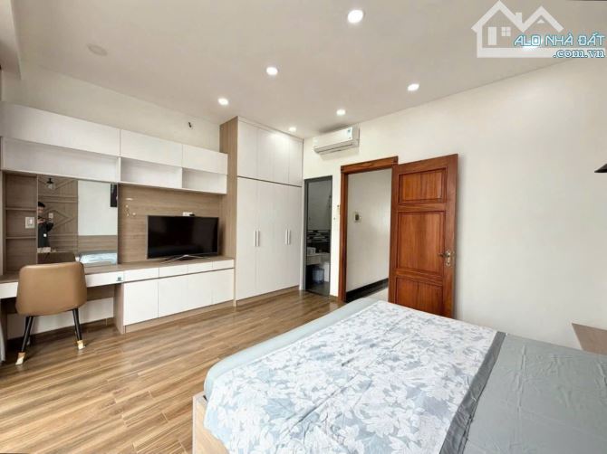 DÒNG TIỀN SẴN 40TRIỆU NHÀ LÝ VĂN PHỨC, QUẬN 1. GIÁ:5Tỷ600/62m2. 5LẦU.SỔ HỒNG RIÊNG CC NGAY