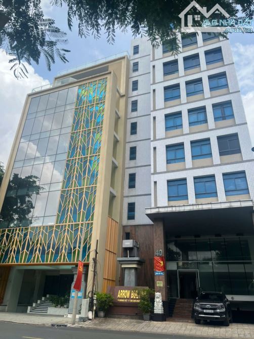 Chuyển nhượng Building VIP khu sân bay MT Hoàng Việt - Tân Bình (13 x20m) 2 Hầm 10 Lầu