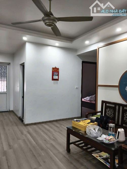 Bán Chung cư Việt Hưng, Căn Góc View Thoáng, 70m2, 2 PN giá chỉ 3.95 tỷ