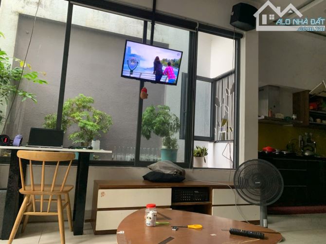 - Bán nhà 2 tầng đường Trần Kim Bảng – Đối diện Công viên, DT 90M2 – Giá 9 TỷTL