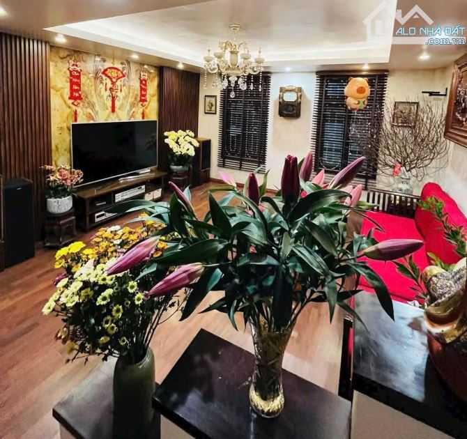 Nhà đẹp dân xây full nội thất 20m ra Phố Thụy Khuê 34m2 x 6 tầng x mtiền 4.8m.Giá 9.9 tỷ