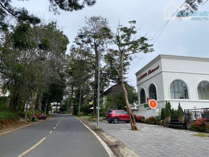 Căn villa hai mặt tiền Lý Tự Trọng phường 2 Đà Lạt thuận tiện kinh doanh