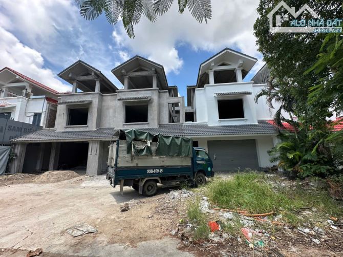 ❌❌Biệt thự Mê Linh - mặt đường Phạm Văn Đồng - 180m 3 tầng
