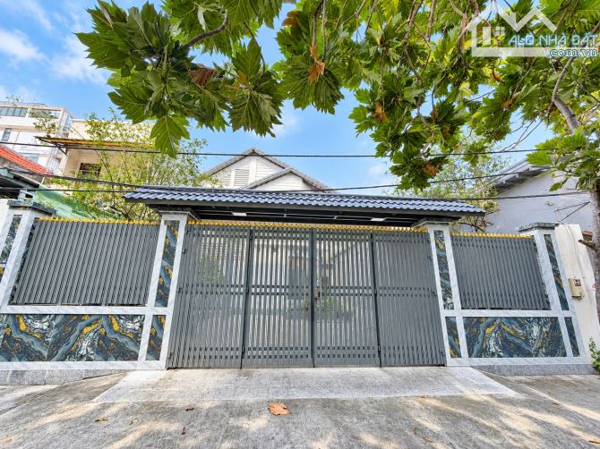 Bán Biệt thự Sân Vườn 415m2 2tầng 5PN - Lý Phục Man - Đường nhựa 8m, Ngang 17m - chỉ 32tỷ
