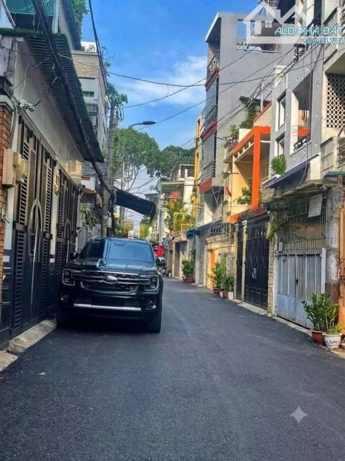 HIẾM! Bán nhà KHU PHÂN LÔ gần chợ Tân Hương Tân Quý - DT 75m2 (4.5m) - HẺM XE TẢI. 8,99 Tỷ