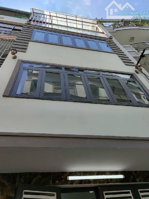 Giảm 2 tỷ - Kế bênh viên An Bình - Q.5 - Dt: 4.2*10.5m - 5 tầng - 8 tỷ 5
