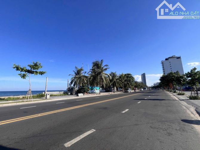 BÁN NHÀ MẶT TIỀN LẠC LONG QUÂN – 18 CĂN STUDIO, THU VỀ TAY 120TR/THÁNG
