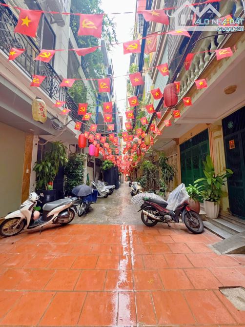 Gần phố Mình Khai 44m2 x4T giá 7.8 tỷ ngõ nông thông 2 thoáng sổ đỏ CC có TL