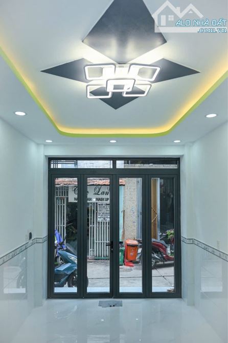NHÀ MỚI 2 TẦNG NỞ HẬU. CHIẾN LƯỢC- HƯƠNG LỘ 2, SÁT QUẬN 6. CHỈ 3.X TỶ