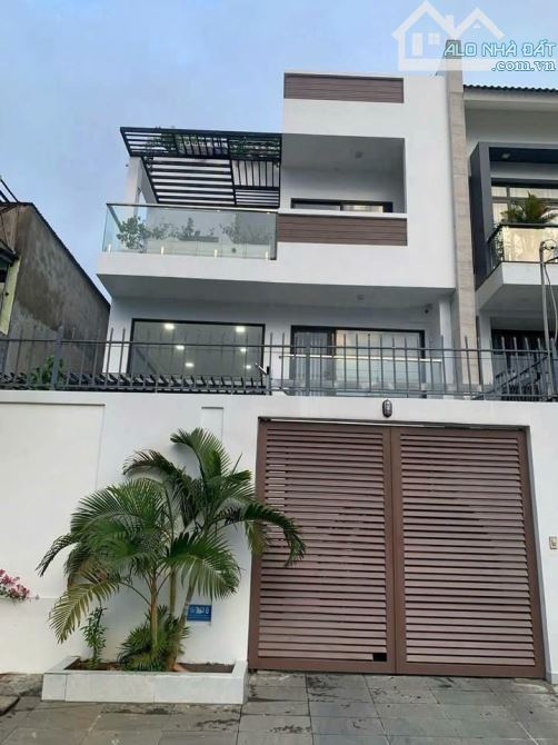 SIÊU BỀ NGANG 6M NẰM NGAY QUẬN 7 - BÁN NHÀ LÂM VĂN BỀN VỚI GIÁ CHỈ 5 TỶ 590/90M2!