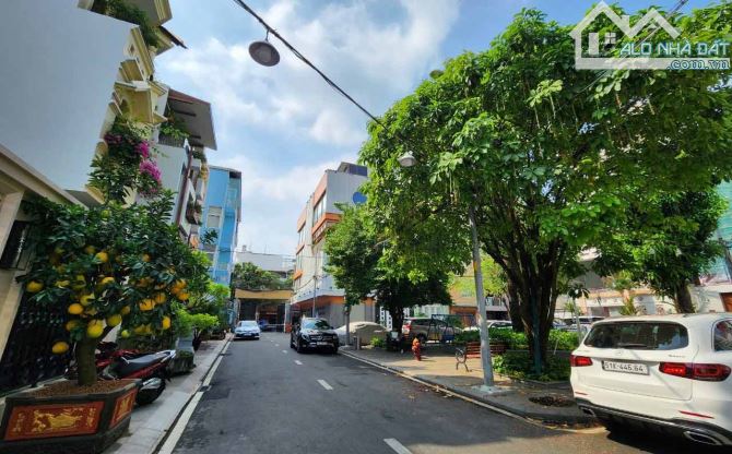 Bán biệt thự Công viên nội khu 284 Nguyễn Trọng Tuyển Quận Phú Nhuận 45 tỷ