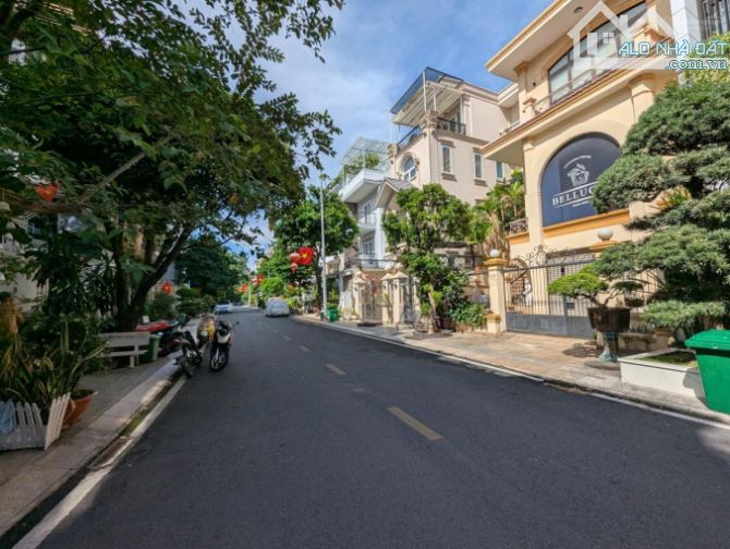 KHU BIỆT THỰ SANG TRỌNG NGUYỄN TRỌNG TUYỂN, GIÁ CHỐT 42 TỶ - Diện tích: 7.4m x 25m