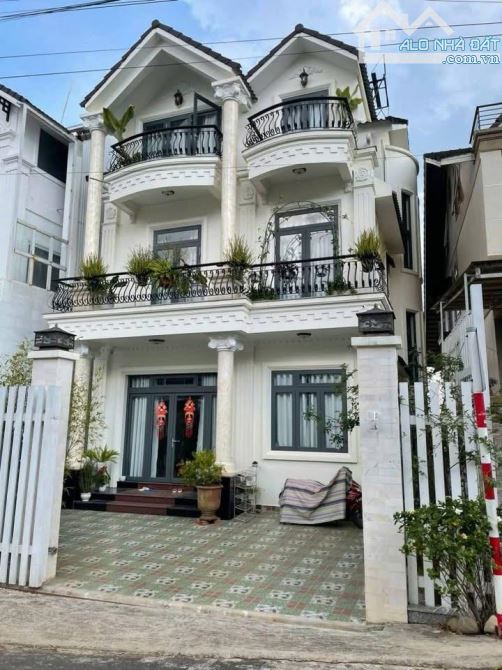 VILLA 2 MẶT TIỀN THOÁNG KQH NGÔ QUYỀN 220M GIÁ 16 TỶ