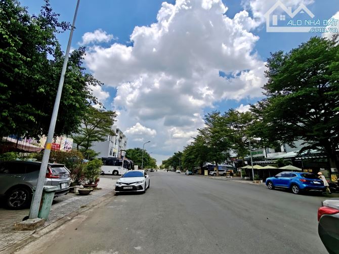 mặt tiền Huy Cận KdC Gia Hoà 175m2 đường 30m - 1T3L Có Thang Máy phù hợp làm văn phòng cty