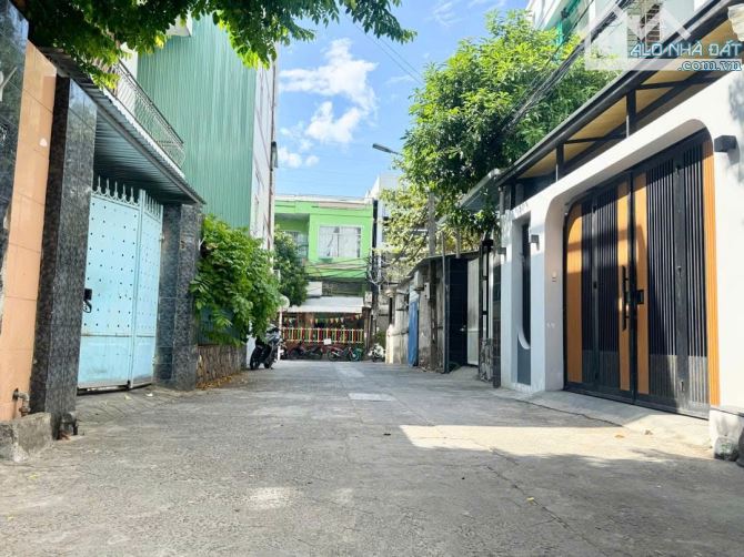 HÀNG HIẾM KHÓ TÌM, NHÀ 3 TẦNG- KIỆT Ô TÔ TRÁNH NHAU- TT THANH KHÊ- ĐÀ NẴNG-GIÁ NHỈNHR 5 TỶ