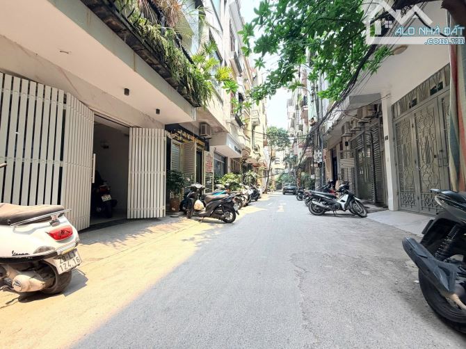 Phân lô Trần Quang Diệu Hoàng Cầu gara ôtô diệntích 60m2 mặt tiền 6m ngõ thông bàn cờ gần