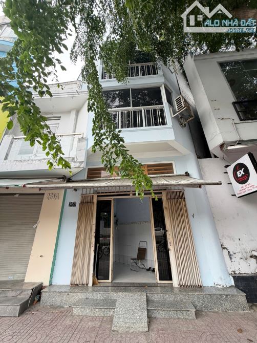 Bán nhà Mặt Tiền Phạm Văn Đồng, P1, 28m2 3 Tầng BTCT, 6.66 tỉ tl