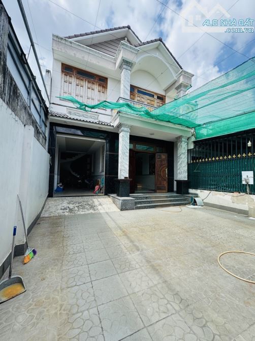 Bán Nhà 2 Tầng ( 8m*31m ) ~ 248m2 - Gần Lê Văn Quới, Bình Tân. 248m2 Chỉ 15,5tỷ.