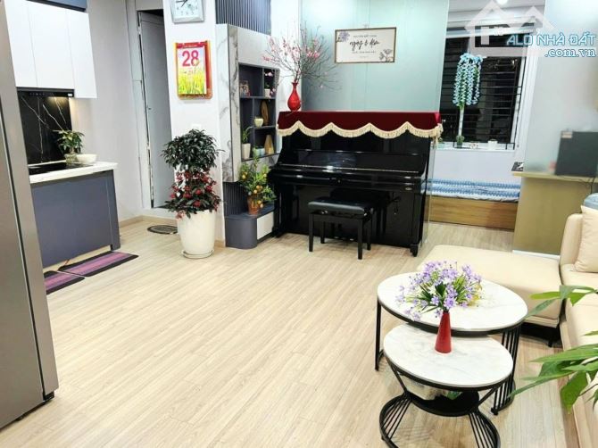 5.5 TỶ 78m CĂN HỘ 3PN THÀNH PHỐ GIAO LƯU PHẠM VĂN ĐỒNG VIEW NỘI KHU SỔ ĐỎ CHÍNH CHỦ