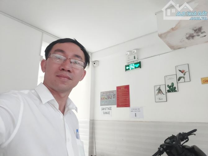 Tòa nhà CHDV 5 tầng thang máy Phan Huy Ích Phường 15 Tân Bình Gia đình gấp bán
