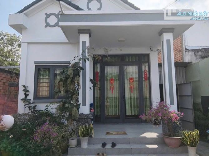 Nhà cấp 4 sân vườn 182m2, Suối Lội, chợ Việt Kiều, 900 triệu, Sổ hồng riêng