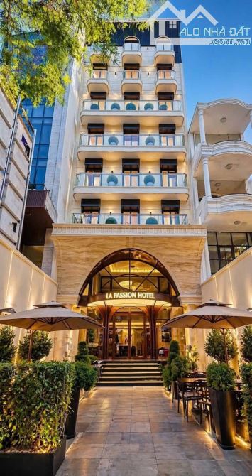 BÁN TÒA CHDV VIP TRẦN QUỐC THẢO Q3-251M2-HẦM 7 TẦNG, 18 CĂN HỘ, THU 330TR/TH, GIÁ 80 TỶ
