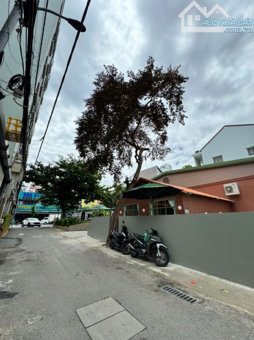 *Bán nhà đẹp, kiệt 211 Nguyễn Văn Thoại, Sát đường chính, dt 83m2, giá 18 Tỷ