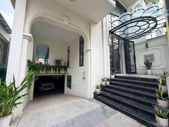 Biệt Thự KDC Bình Lợi (Có HỒ BƠI) - (10x18,5m) Hầm 3 Tầng FULL nội thất & CÓ THANG MÁY