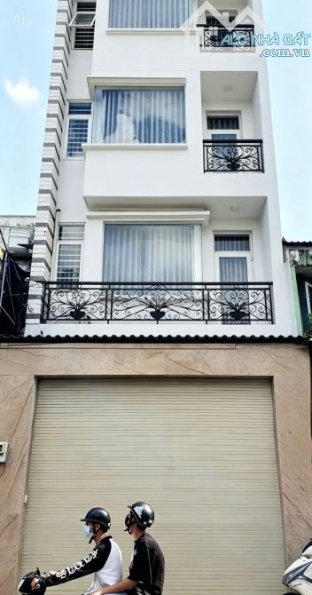 Nhà Cho Thuê Sẵn 27Tr/Tháng Ngay Nguyễn Biểu, Quận 5 (DT:5x14,3m-71m2) Giá chốt 4 Đồng 250