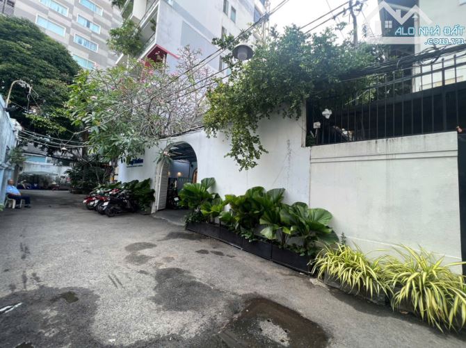 SIÊU PHẨM BIỆT THỰ VIP. CAO THẮNG Q3 – DT 13x18M, 234M², 3 TẦNG – HĐT 100TR/TH – 68 TỶ