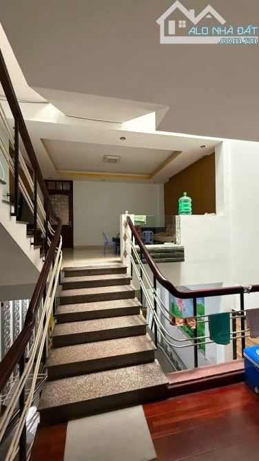 - Bán nhà 3 tầng mt đường Bế Văn Đàn – Gần Bàu Sen, DT 75M2 – Giá 7.6 TỷTL